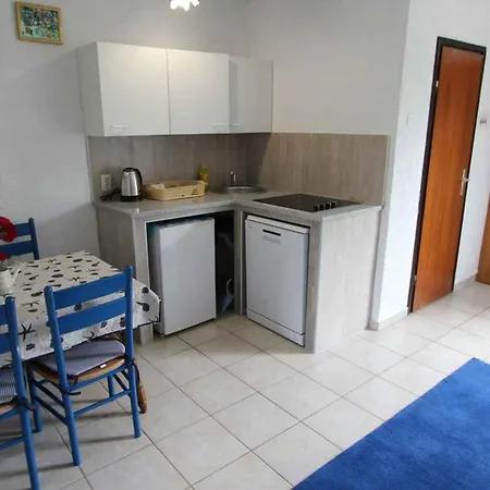 Apartments In Malinska/Insel Krk 14421